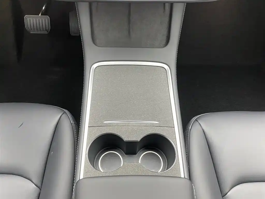Tesla Model Y 2023 — фото 26