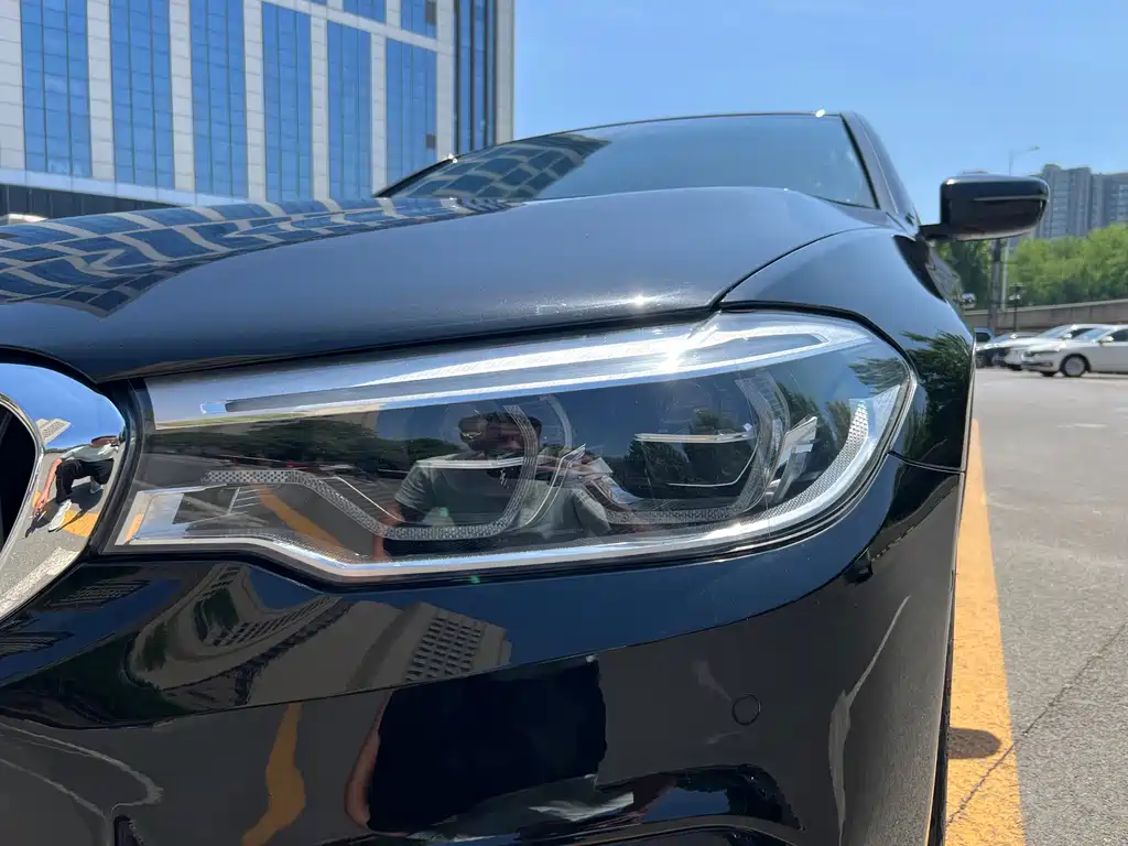 BMW 5 Series 2018 — фото 8