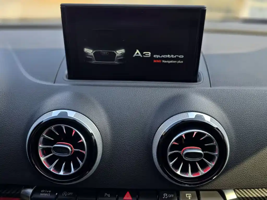 Audi S3 2016 — фото 17