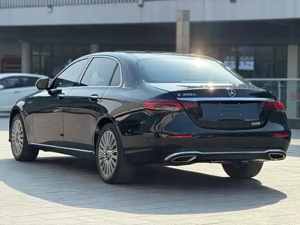 Mercedes-Benz E-Class 2023