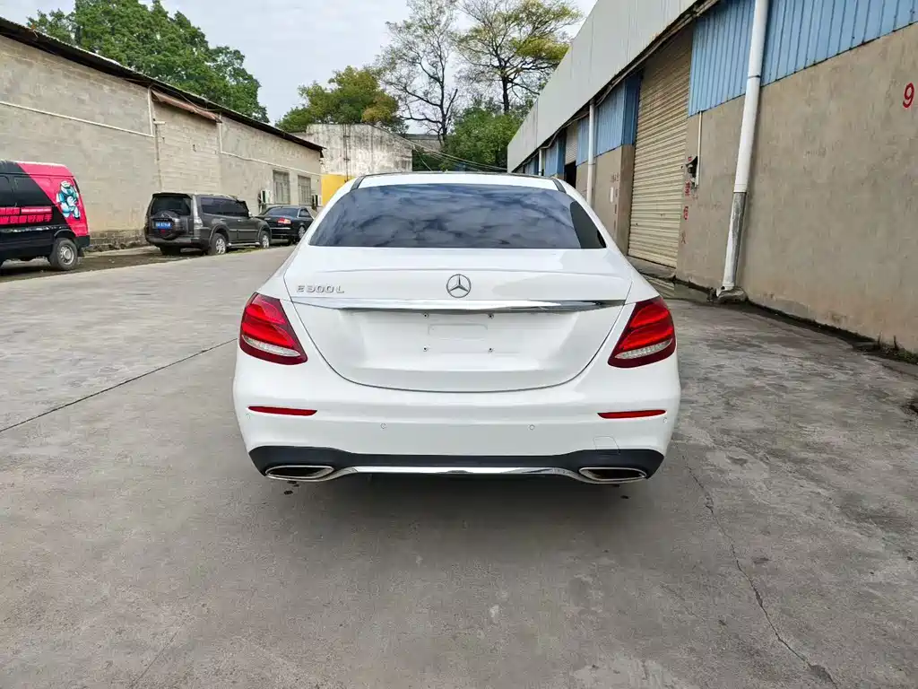 Mercedes-Benz E-Class 2017 — фото 8