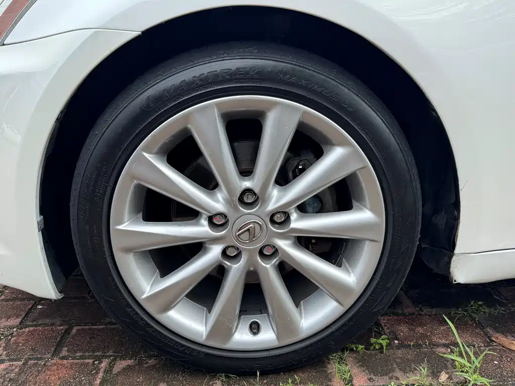 Lexus IS 2010