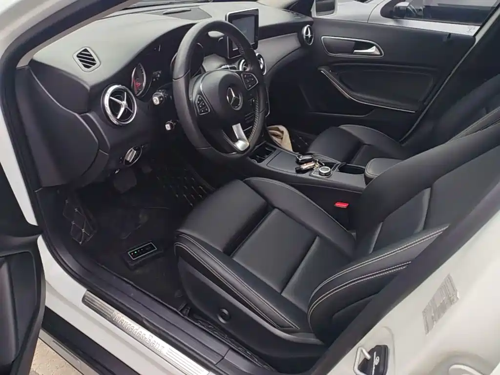 Mercedes-Benz GLA 2017 — фото 15