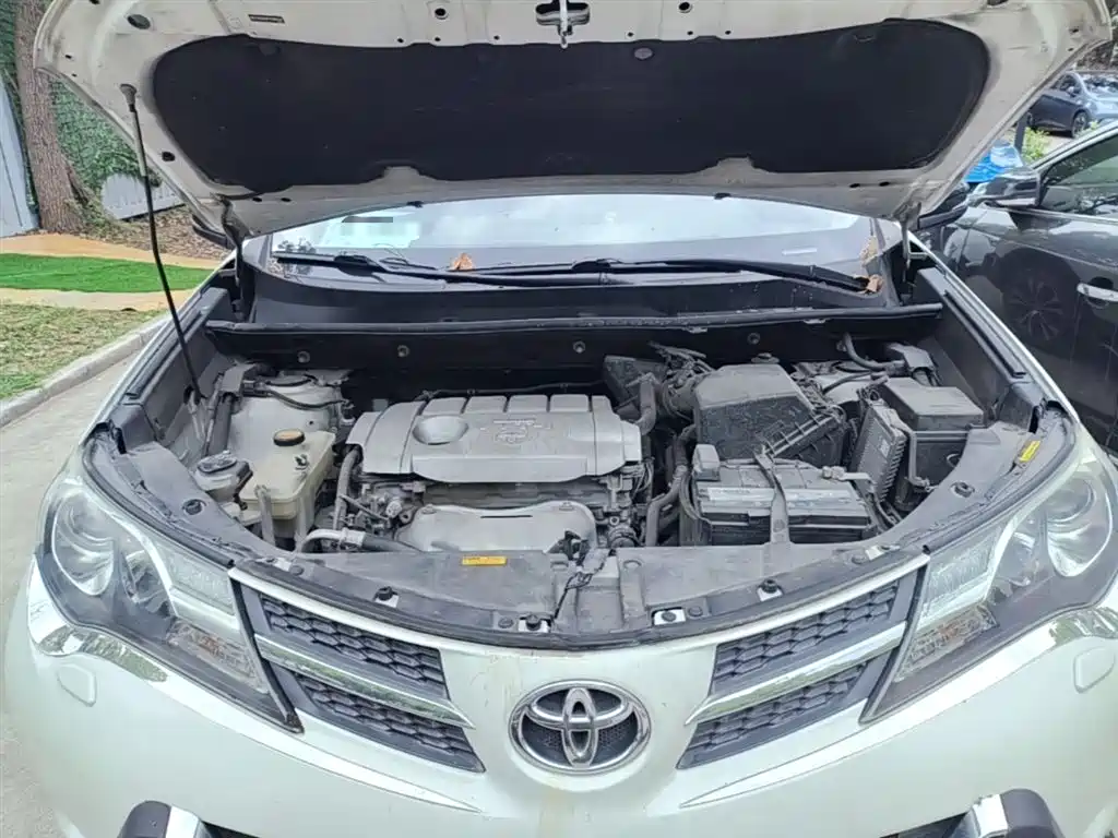 Toyota RAV4 2015 — фото 20