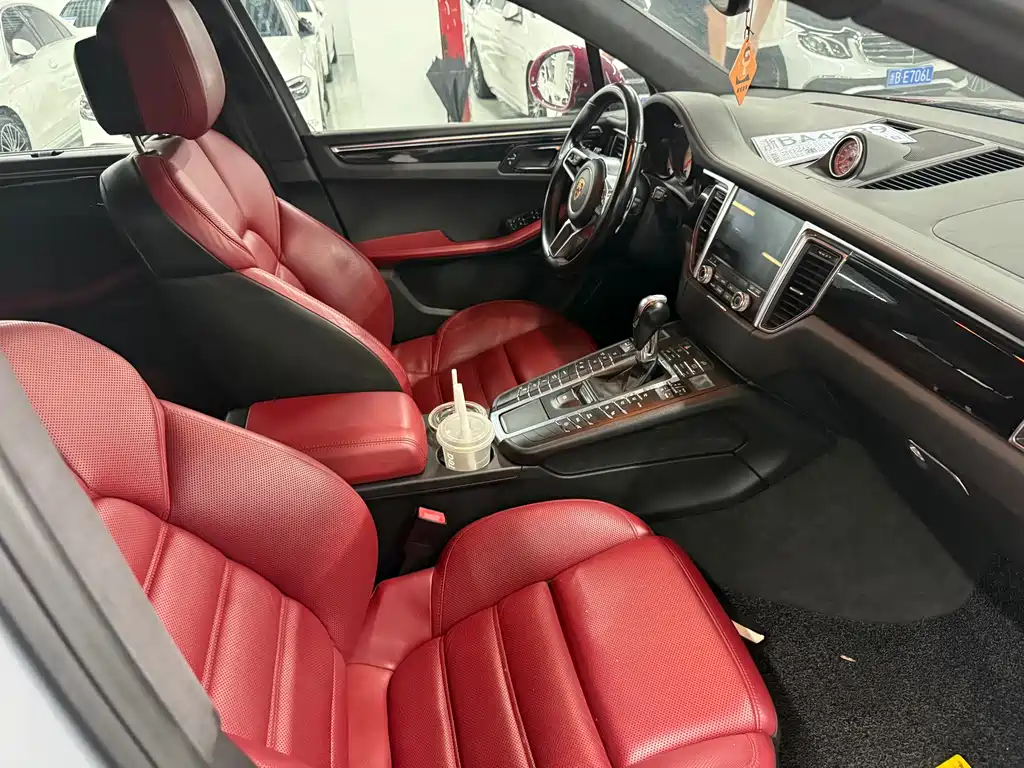 Porsche Macan 2016 — фото 18