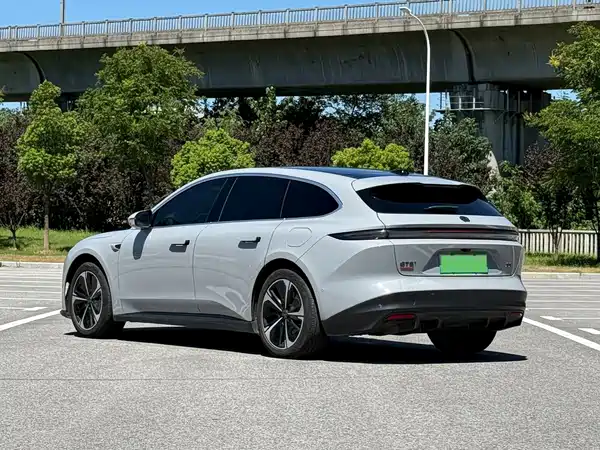 NIO ET5T 2023