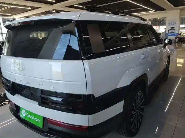 Hyundai Santa Fe 2025