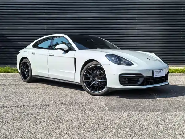 Porsche Panamera 2022