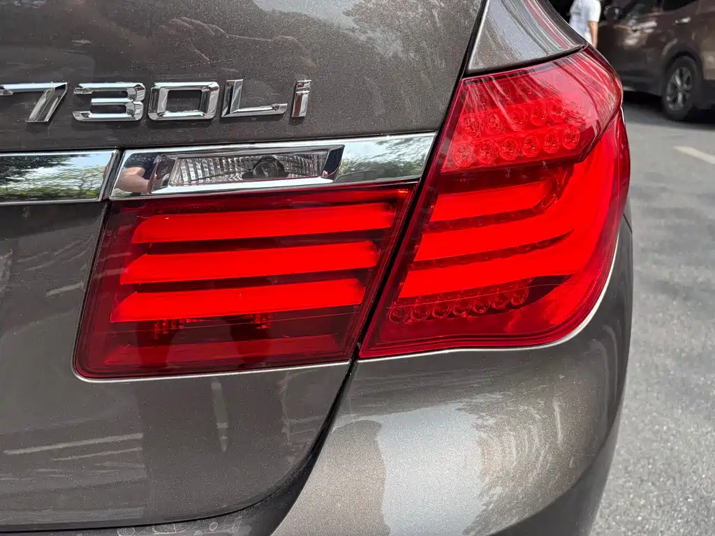 BMW 7 Series 2014 — фото 25