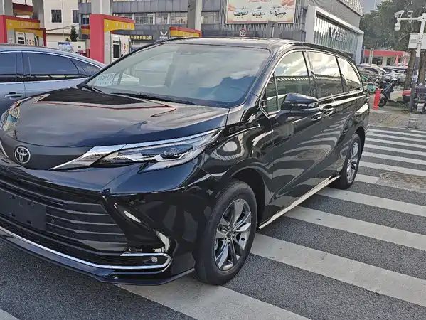 Toyota Sienna 2026