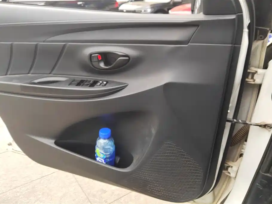 Toyota Yaris L 2016