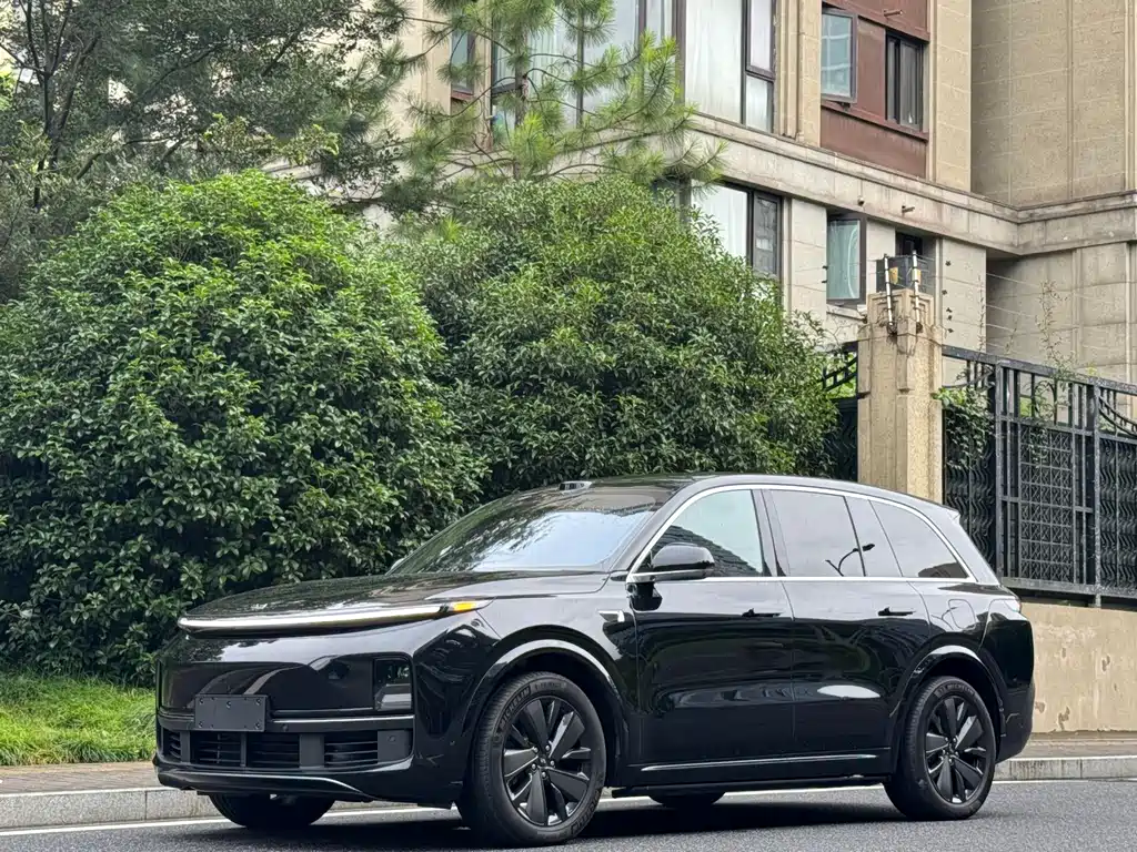 Li Auto Li L8 2025