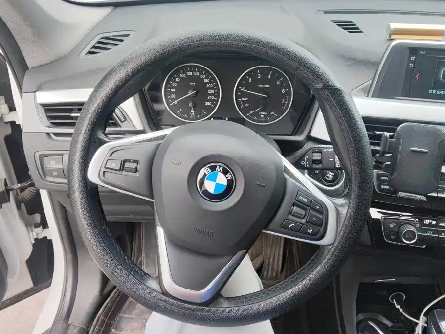 BMW X1 2018 — фото 15