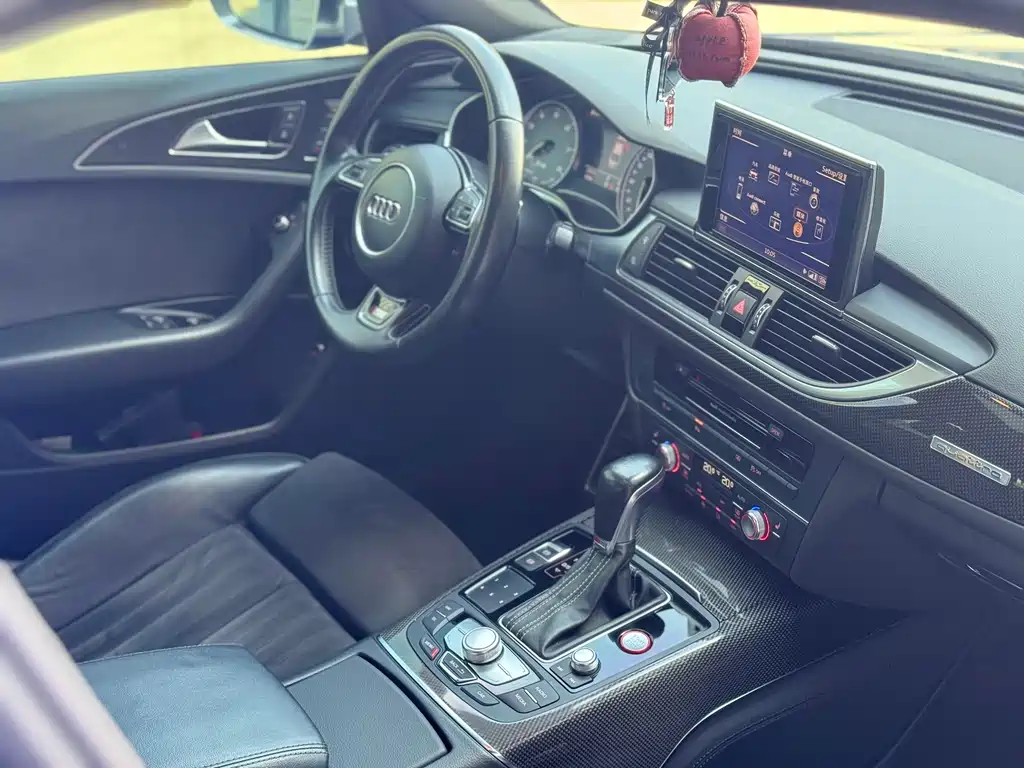 Audi S6 2016 — фото 21
