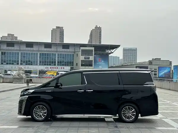 Toyota Vellfire 2021
