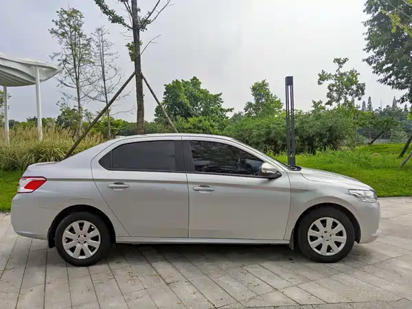 Peugeot 301 2014