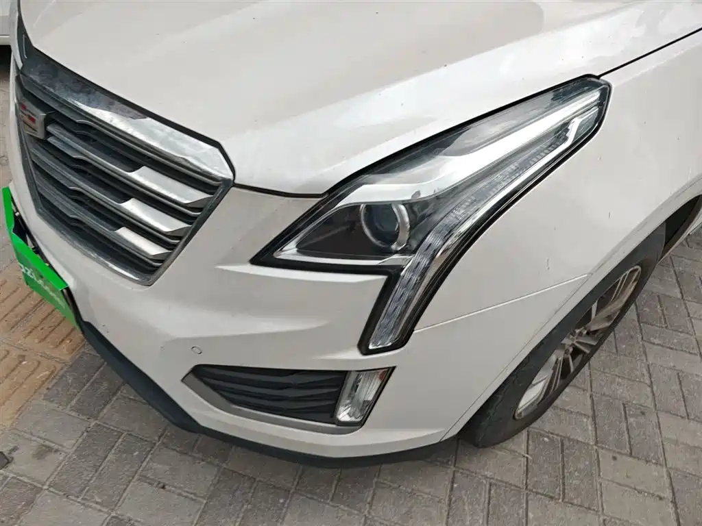 Cadillac XT5 2018 — фото 24