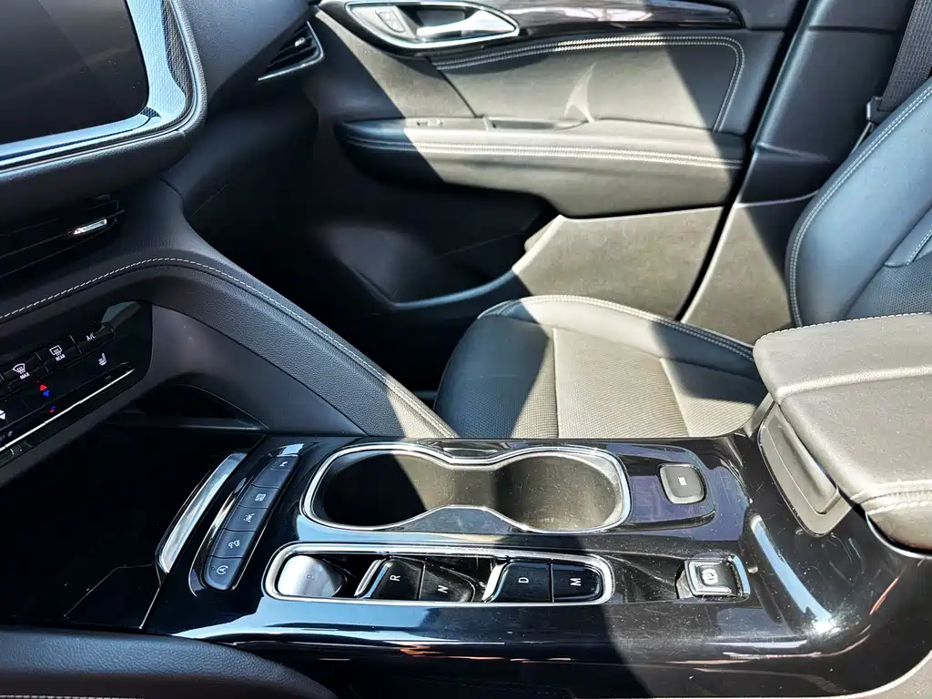 Buick Envision Plus 2022 — фото 9