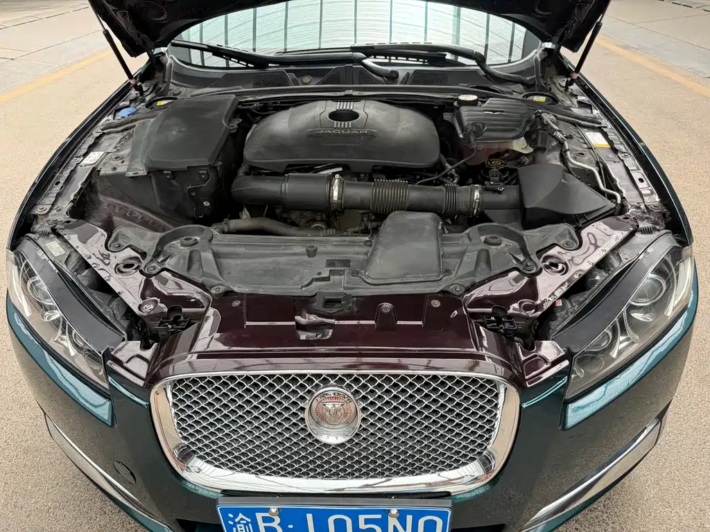 Jaguar XF 2013 — фото 17