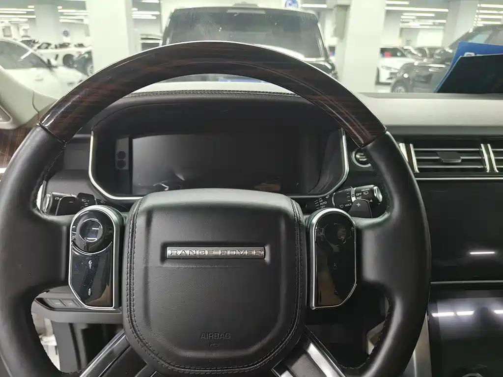 Land Rover Range Rover 2018 — фото 13