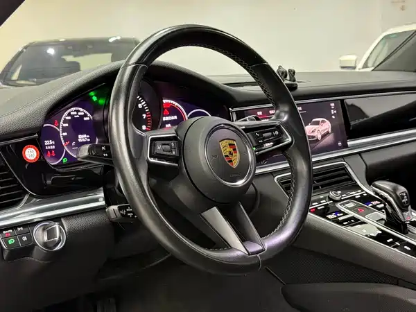 Porsche Panamera 2021