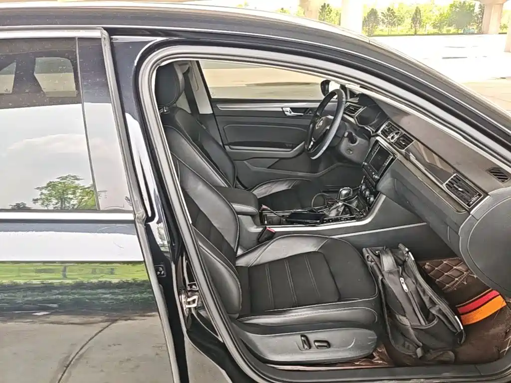 Volkswagen Passat 2019 — фото 25