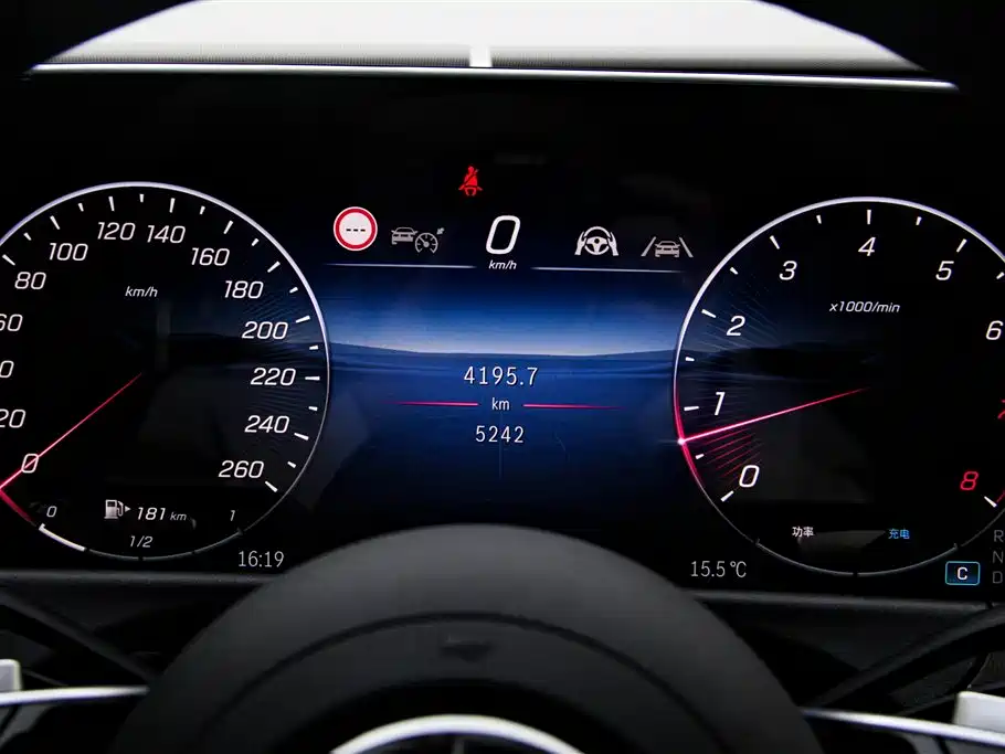Mercedes-Benz E-Class 2025 — фото 15
