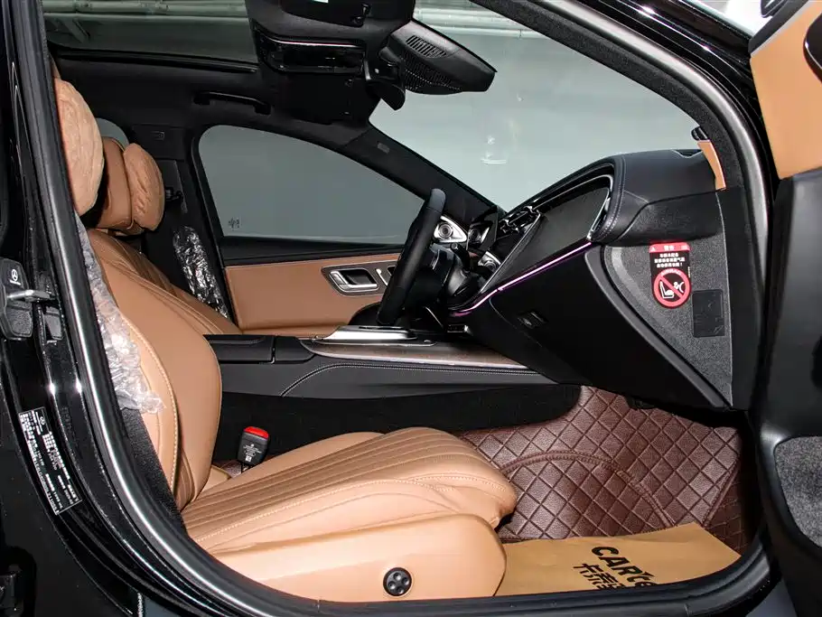 Mercedes-Benz E-Class 2025 — фото 18