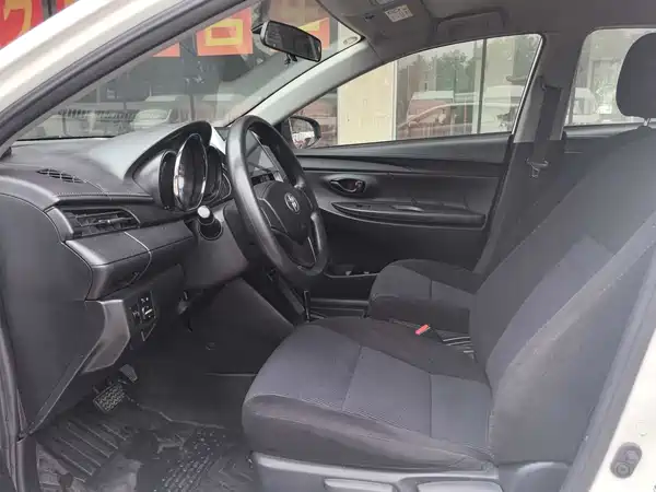 Toyota Yaris L 2016