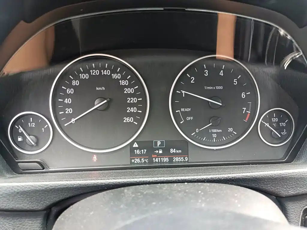 BMW 3 Series 2017 — фото 12