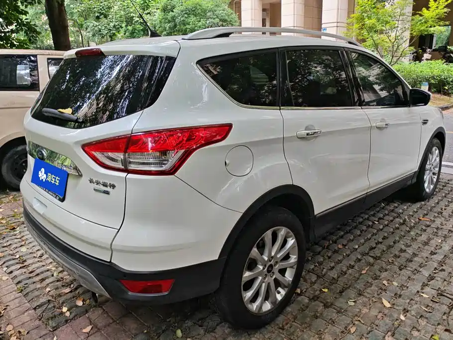 Ford Kuga 2015 — фото 3