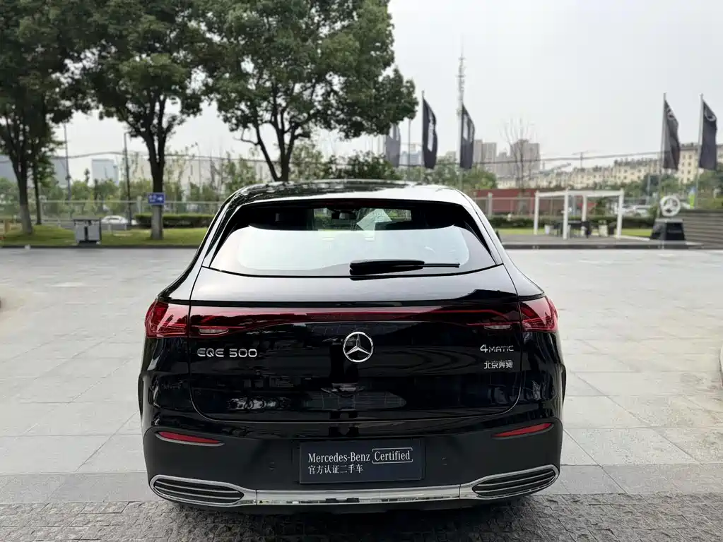 Mercedes-Benz EQE SUV 2025 — фото 12