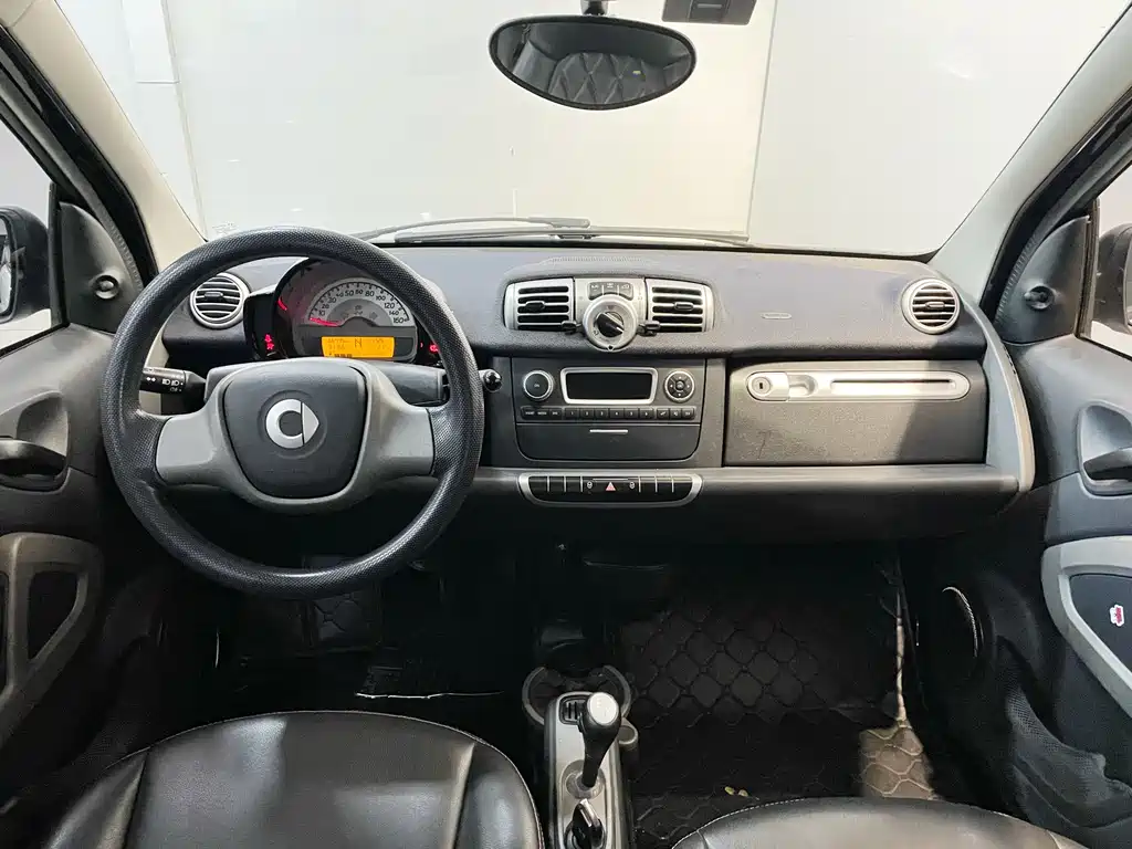 smart Fortwo 2015 — фото 17