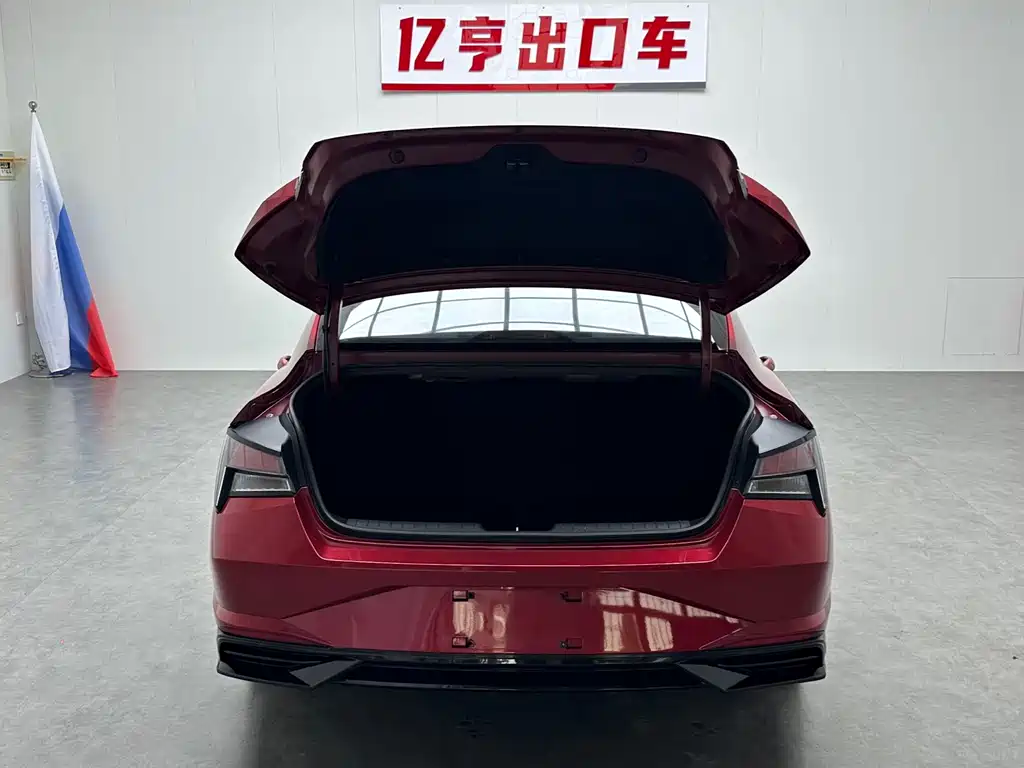 Hyundai Elantra 2021 — фото 19