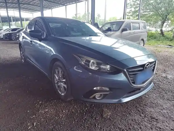 Mazda 3 Axela 2015