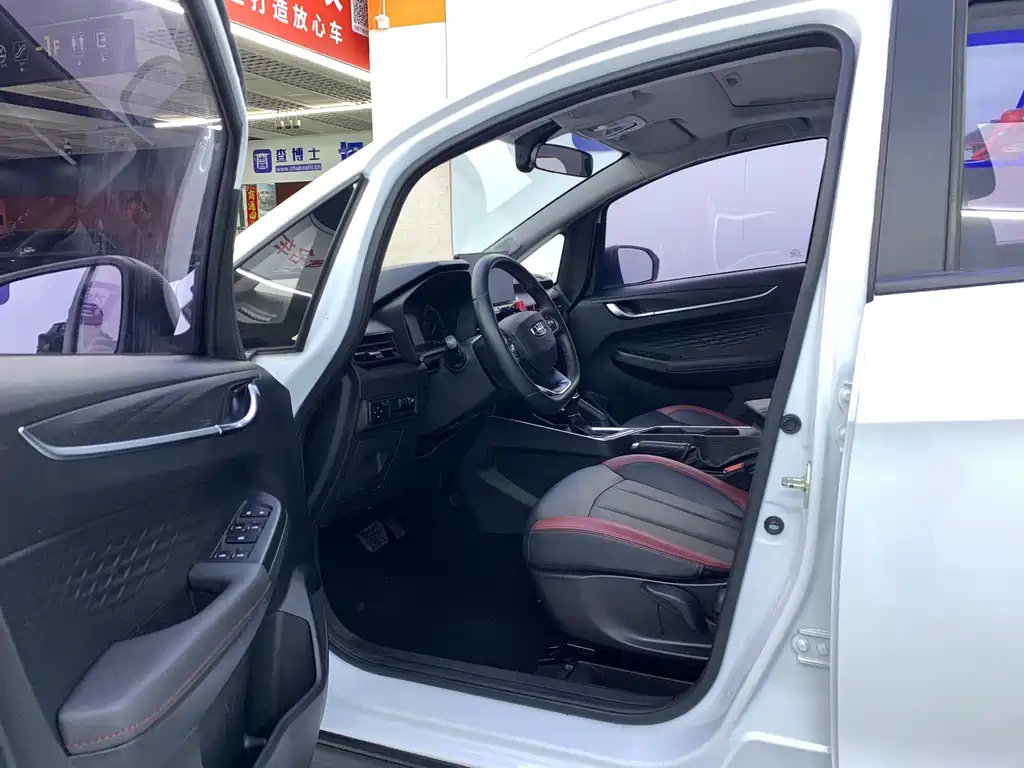 Geely Vision X3 2022 — фото 11