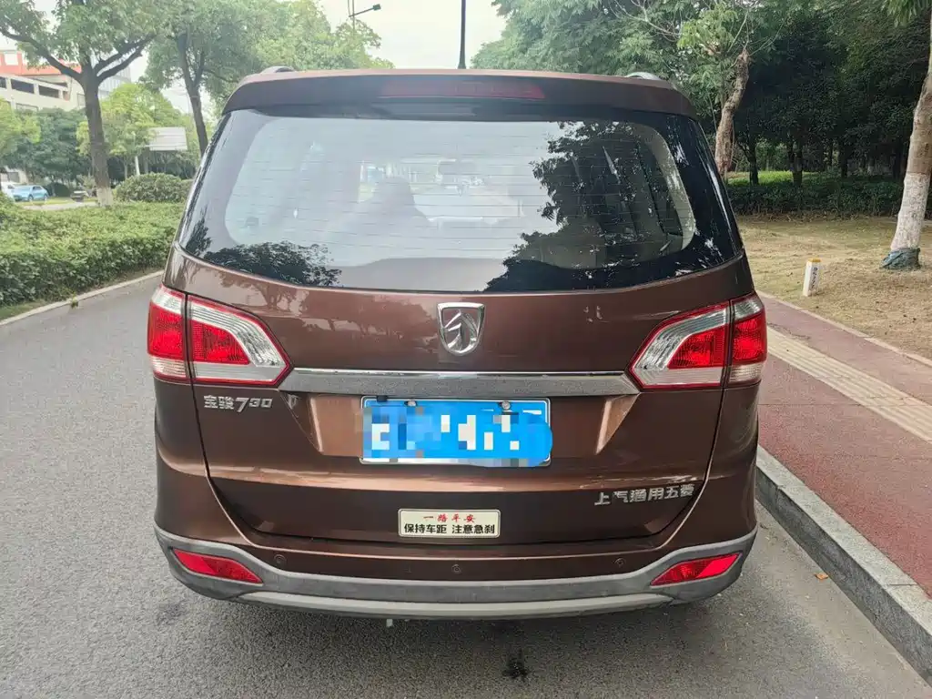 Baojun 730 2015