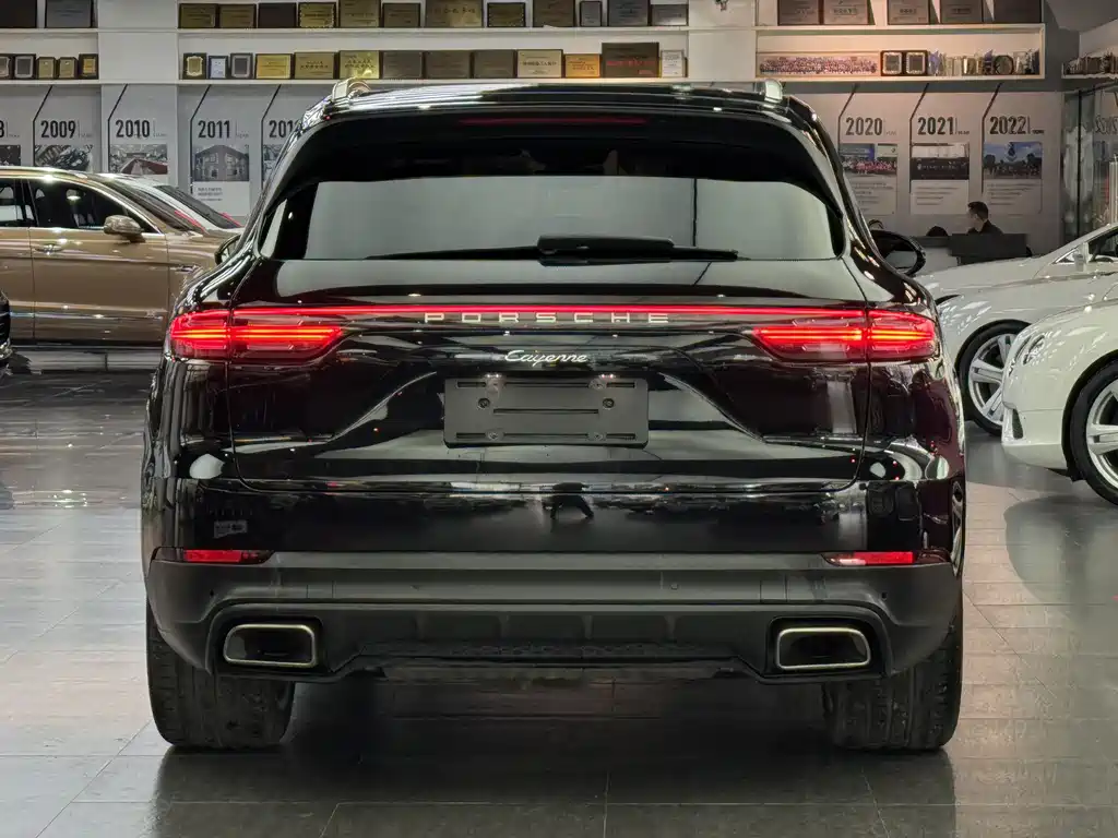 Porsche Cayenne 2019 — фото 5