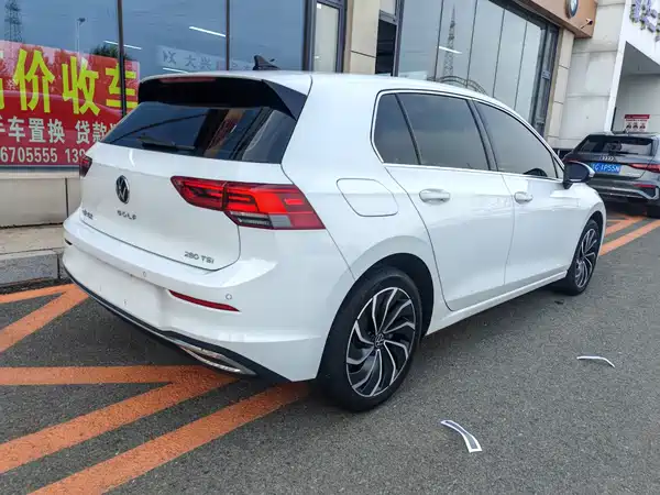 Volkswagen Golf 2023