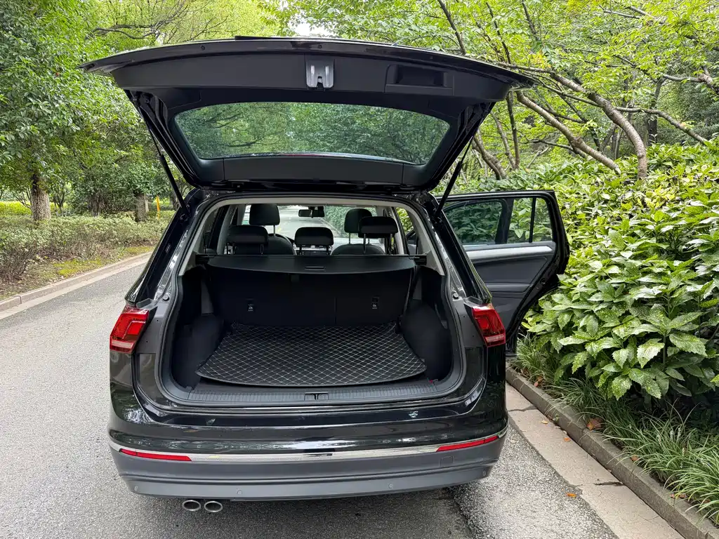 Volkswagen Tiguan L 2021 — фото 12