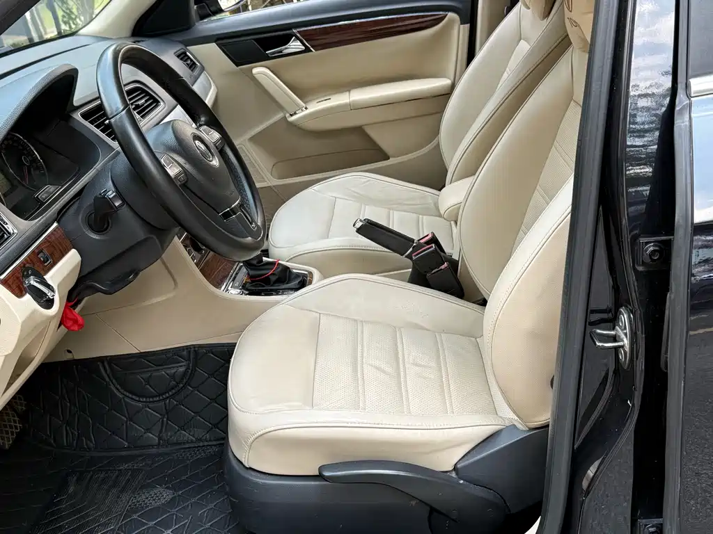 Volkswagen Lavida 2013