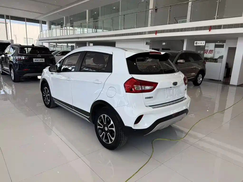Geely Vision X3 2019 — фото 11