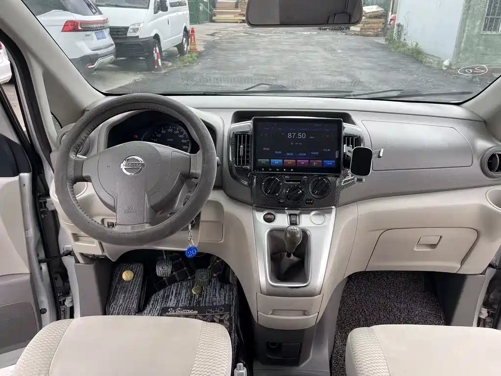 Nissan NV200 2015 — фото 4