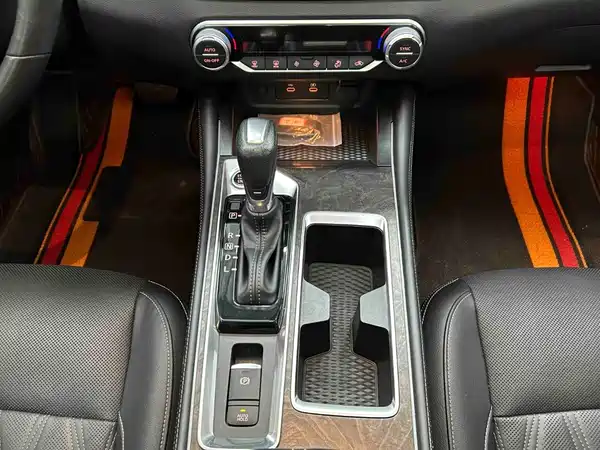 Nissan Teana 2023