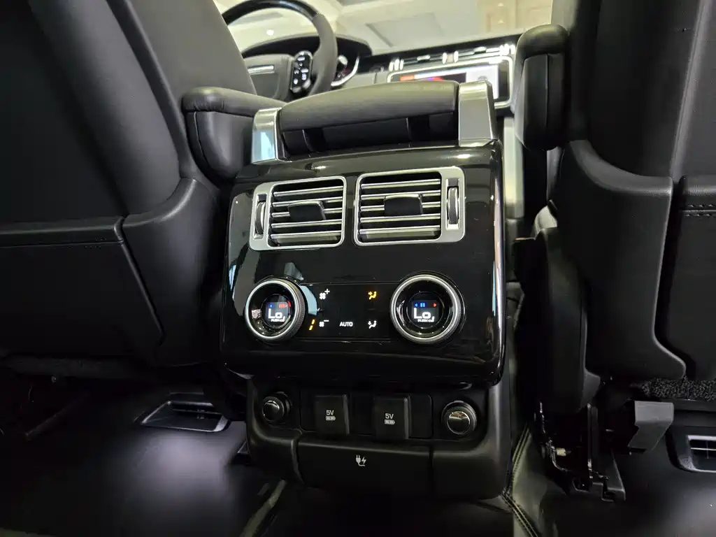 Land Rover Range Rover 2019 — фото 27