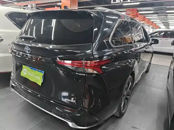 Toyota Granvia 2023