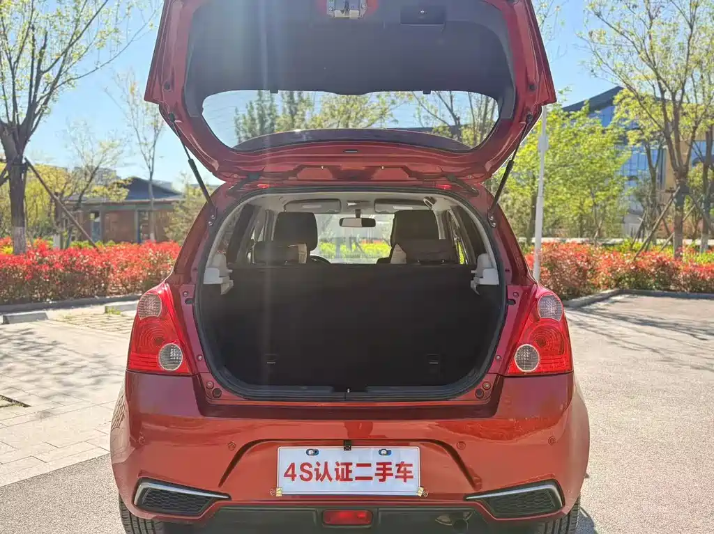 Suzuki Swift 2018 — фото 10