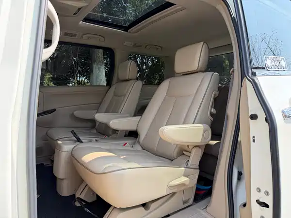 Nissan Quest 2015