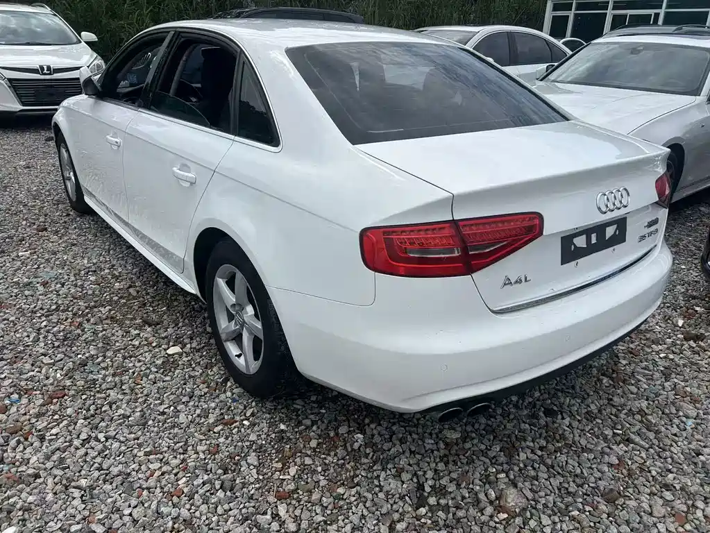 Audi A4L 2014