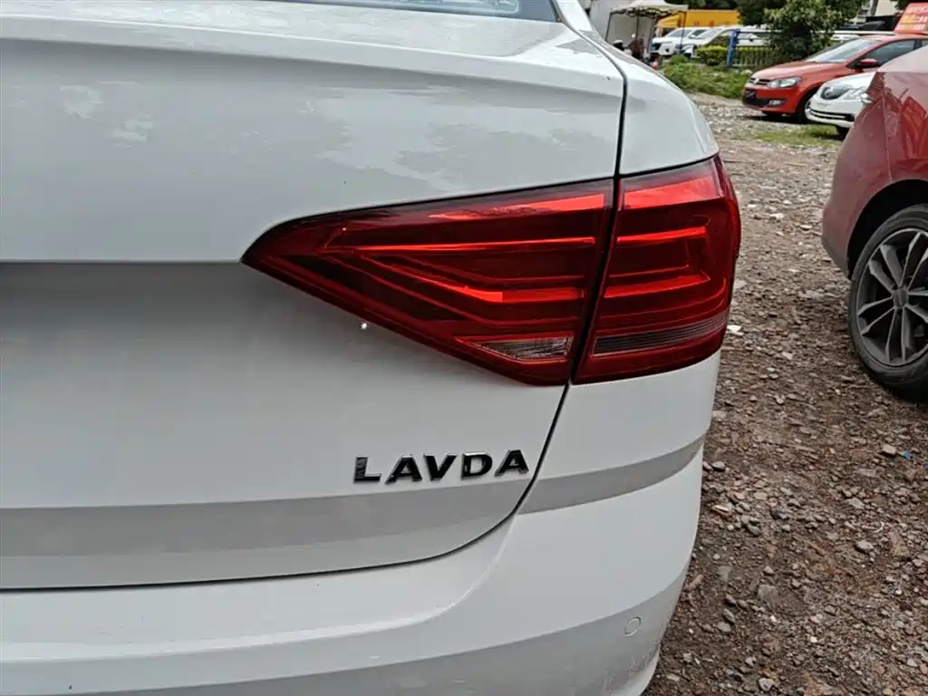 Volkswagen Lavida 2018 — фото 8